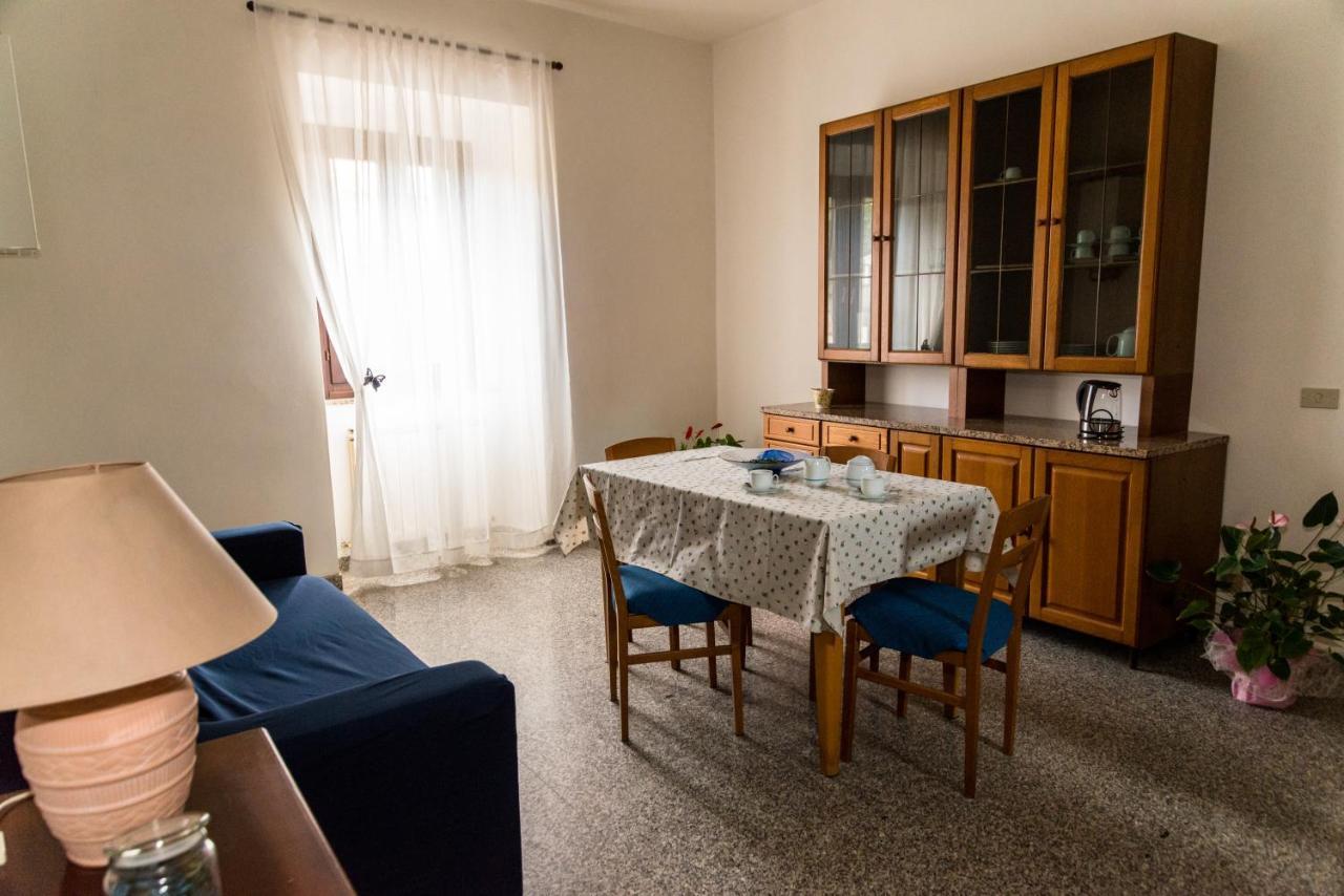 Sulle Orme Di Francesco Appartamento Blu Bastia Umbra Luaran gambar