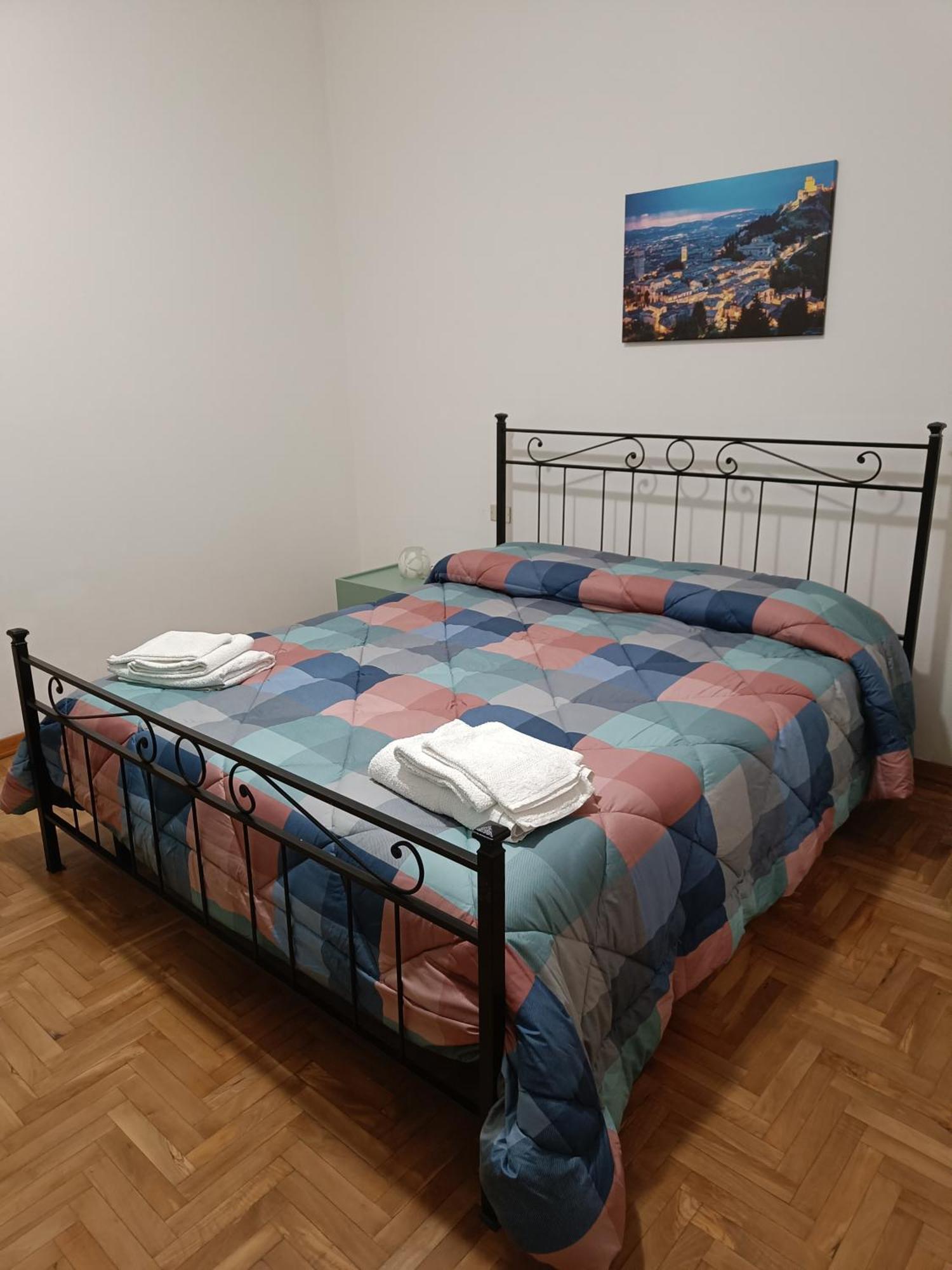 Sulle Orme Di Francesco Appartamento Blu Bastia Umbra Luaran gambar